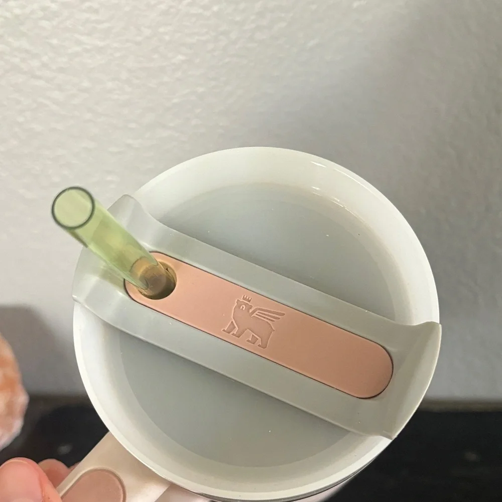 Stanley Light Pink Insulated Mug with Handle and Straw - Picture 5 of 6